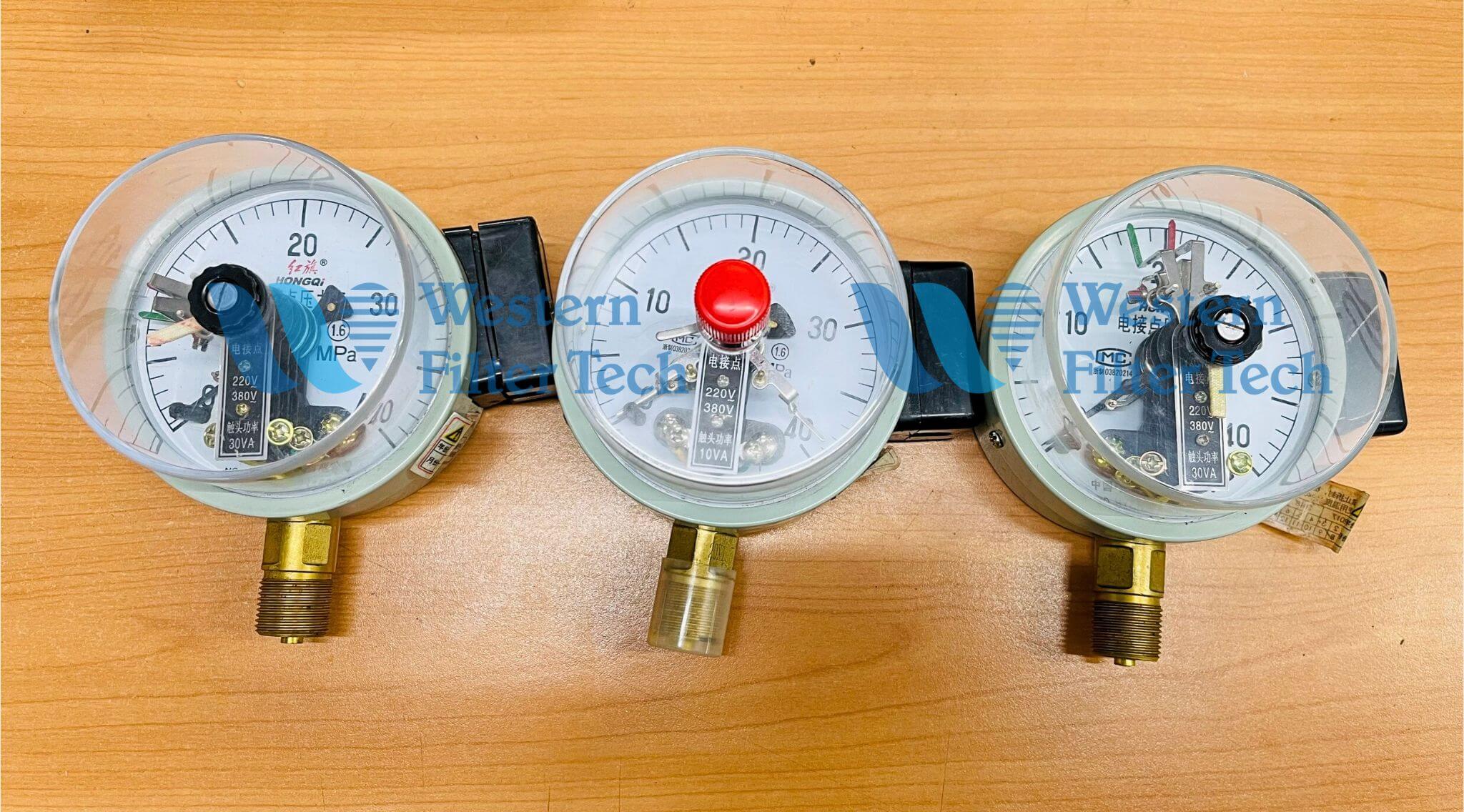 Đồng hồ đo áp suất 3 kim - Western Filter 
